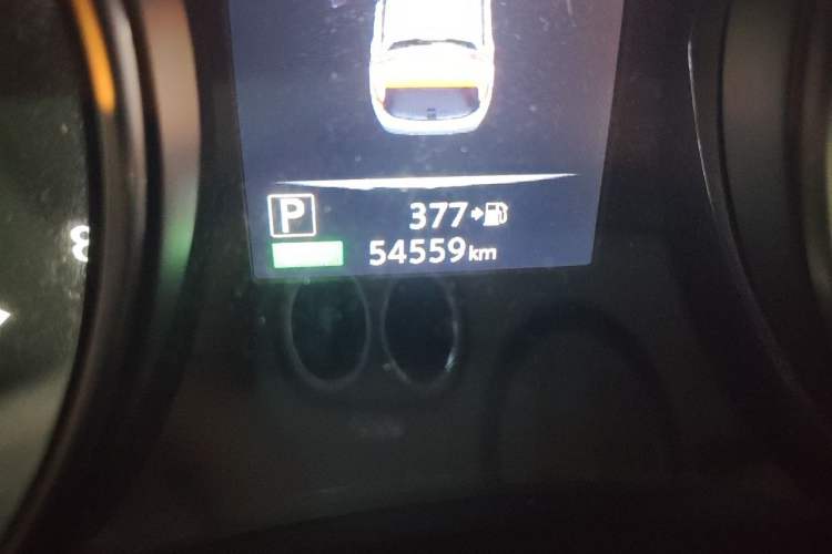 Used Nissan Qashqai 2019 2.0L CVT Luxury Edition Odometer Close Up