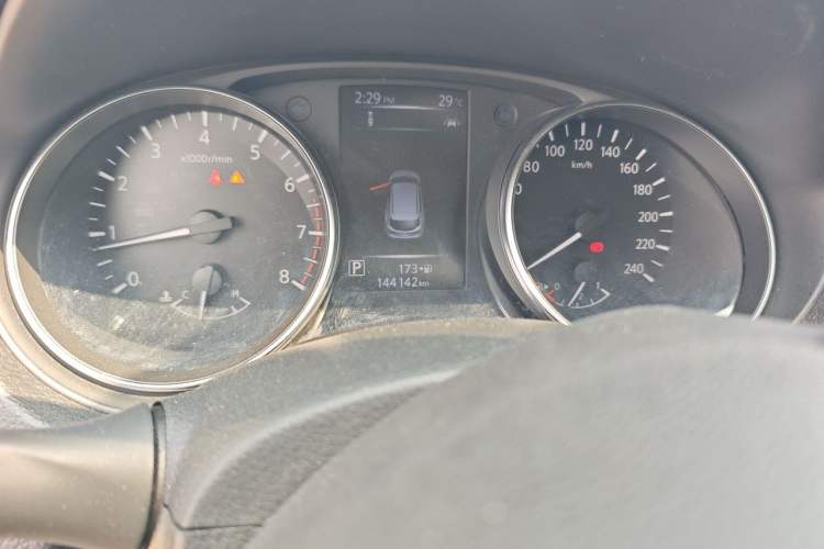 Used Nissan Qashqai 2019 2.0L CVT Luxury Edition Odometer Close Up