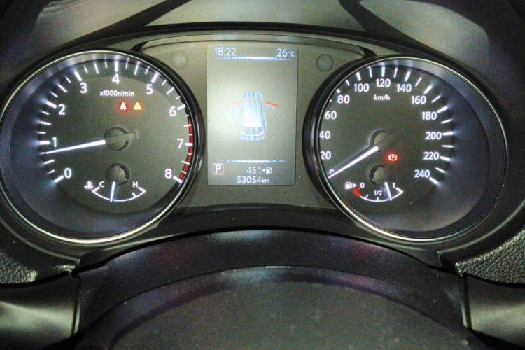 Used Nissan Qashqai 2019 2.0L CVT Smart Enjoyment Version Odometer Close Up