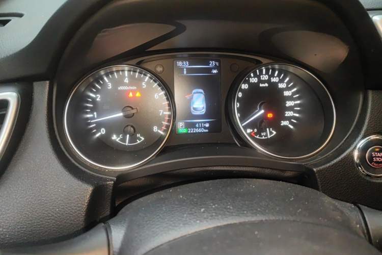 Used Nissan Qashqai 2019 2.0L CVT Luxury Edition Odometer Close Up