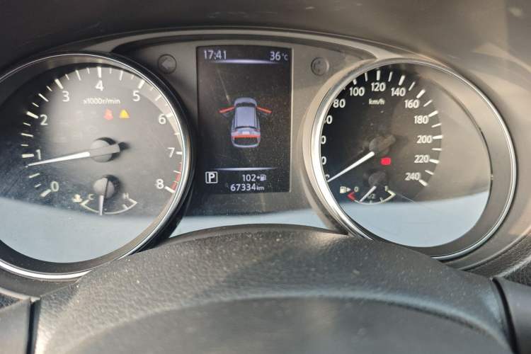 Used Nissan Qashqai 2019 2.0L CVT Smart Enjoyment Version Odometer Close Up