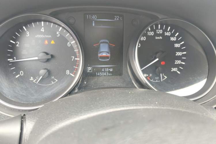 Used Nissan Qashqai 2019 2.0L CVT Luxury Edition Odometer Close Up