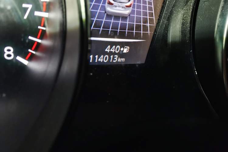 Used Nissan Qashqai 2019 2.0L CVT Luxury Edition Odometer Close Up