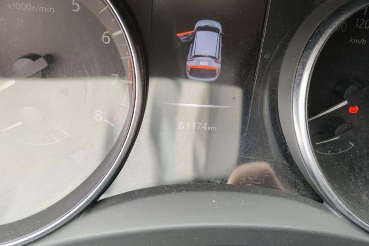 Used Nissan Qashqai 2019 2.0L CVT Luxury Edition Odometer Close Up