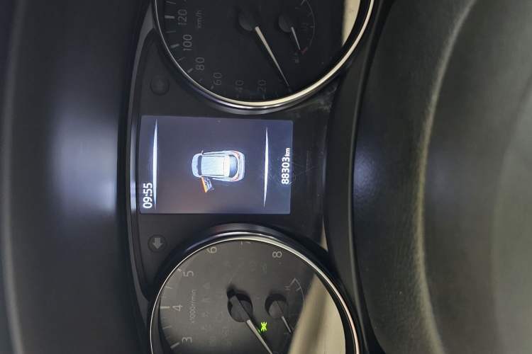 Used Nissan Qashqai 2019 2.0L CVT Luxury Edition Odometer Close Up