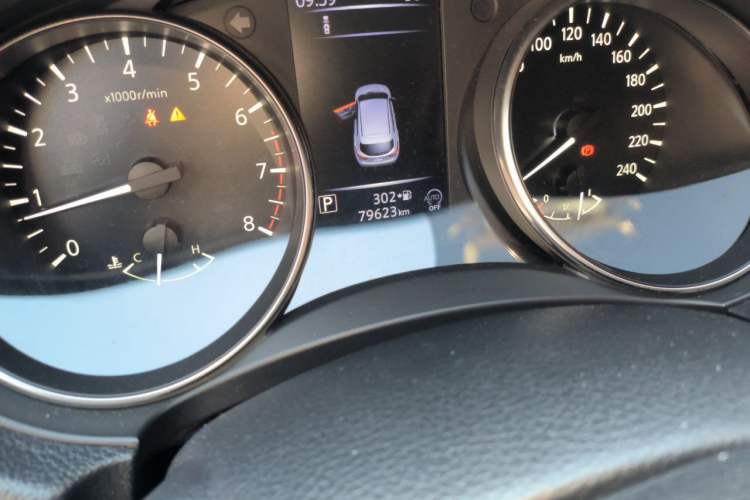 Used Nissan Qashqai 2019 2.0L CVT Luxury Edition Odometer Close Up