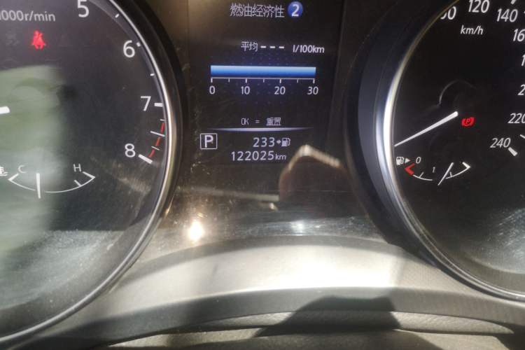 Used Nissan Qashqai 2019 2.0L CVT Luxury Edition Odometer Close Up