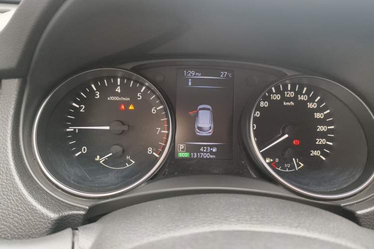 Used Nissan Qashqai 2019 2.0L CVT Luxury Edition Odometer Close Up