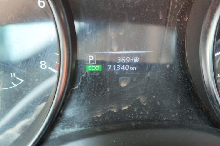 Used Nissan Qashqai 2019 2.0L CVT Smart Enjoyment Version Odometer Close Up