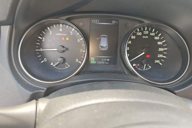 Used Nissan Qashqai 2019 2.0L CVT Smart Enjoyment Version Odometer Close Up