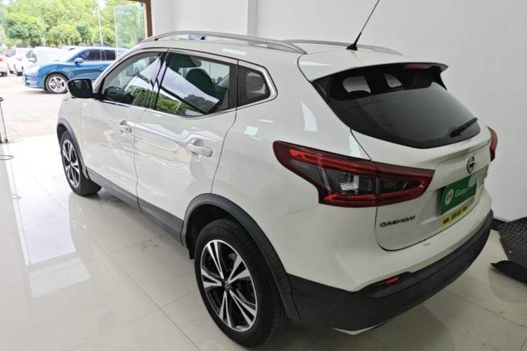 Used Nissan Qashqai 2019 2.0L CVT Luxury Edition Rear Left 45 Deg
