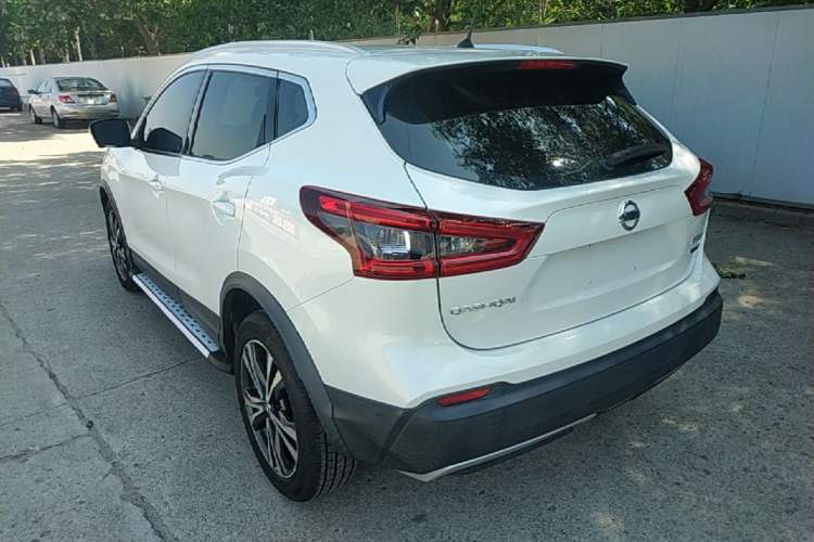 Used Nissan Qashqai 2019 2.0L CVT Luxury Edition Rear Left 45 Deg