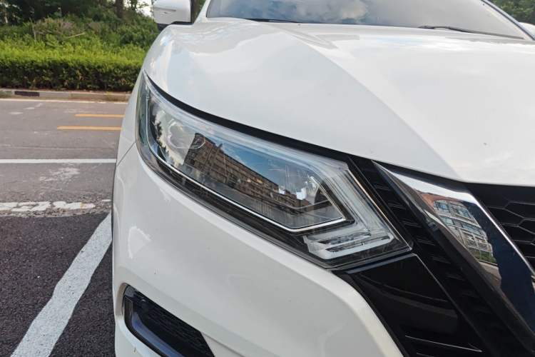 Used Nissan Qashqai 2019 2.0L CVT Luxury Edition Right Front Headlight