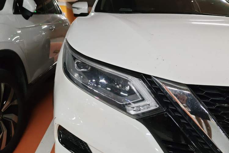 Used Nissan Qashqai 2019 2.0L CVT Luxury Edition Right Front Headlight