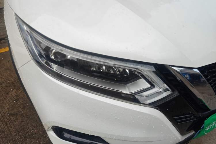 Used Nissan Qashqai 2019 2.0L CVT Luxury Edition Right Front Headlight