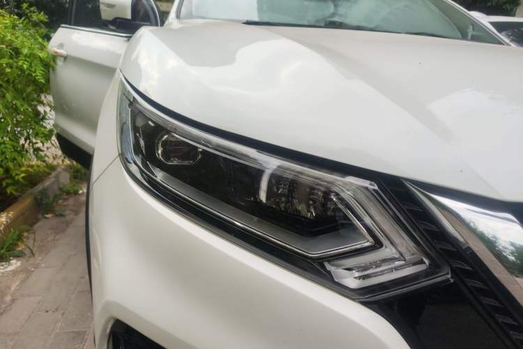 Used Nissan Qashqai 2019 2.0L CVT Luxury Edition Right Front Headlight