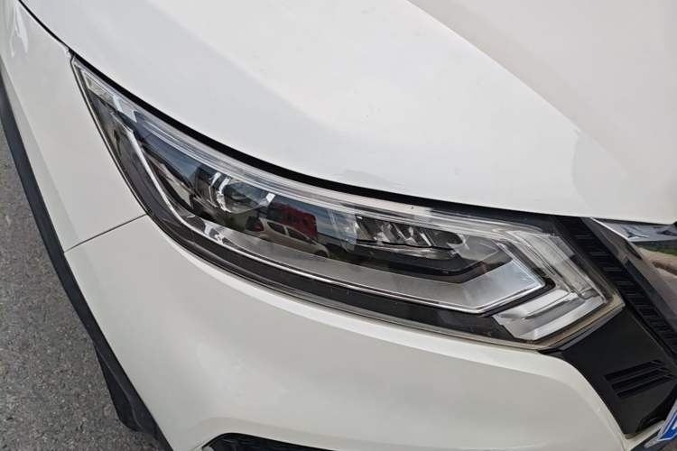 Used Nissan Qashqai 2019 2.0L CVT Luxury Edition Right Front Headlight