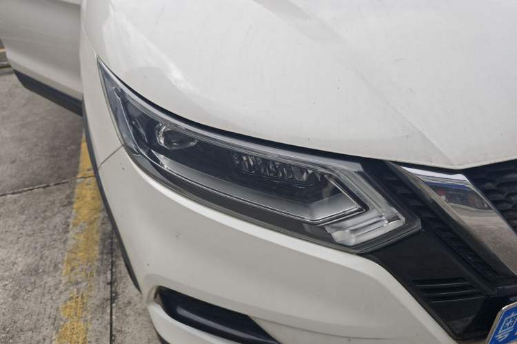 Used Nissan Qashqai 2019 2.0L CVT Luxury Edition Right Front Headlight
