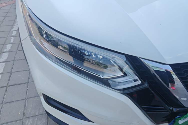 Used Nissan Qashqai 2019 2.0L CVT Luxury Edition Right Front Headlight