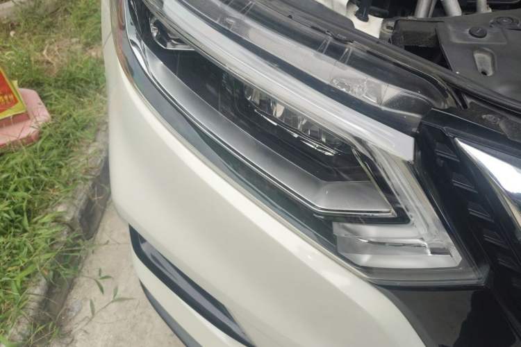 Used Nissan Qashqai 2019 2.0L CVT Luxury Edition Right Front Headlight