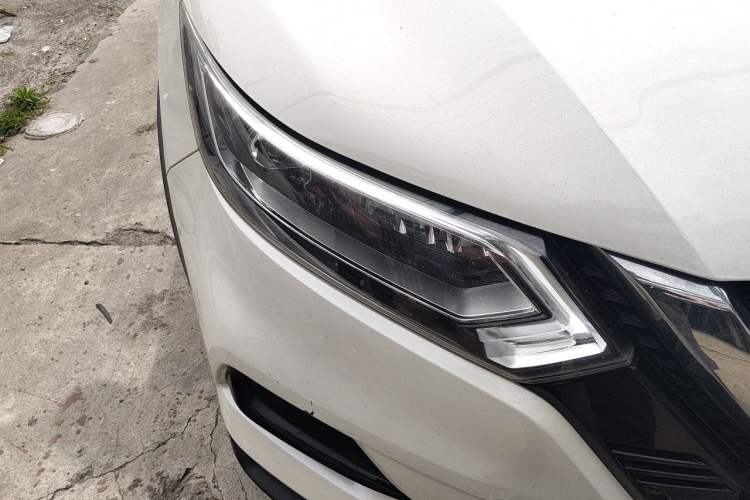 Used Nissan Qashqai 2019 2.0L CVT Luxury Edition Right Front Headlight
