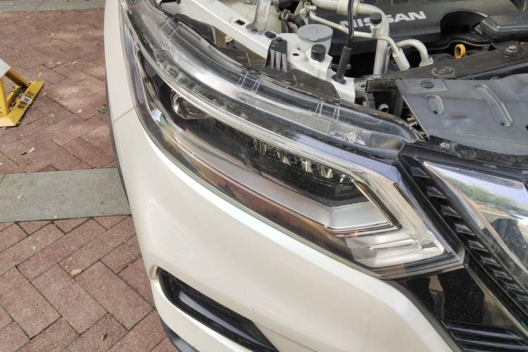 Used Nissan Qashqai 2019 2.0L CVT Luxury Edition Right Front Headlight
