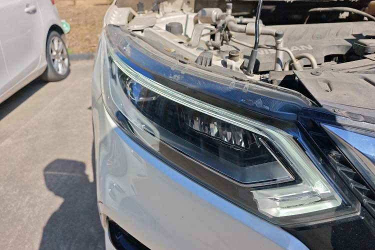 Used Nissan Qashqai 2019 2.0L CVT Luxury Edition Right Front Headlight