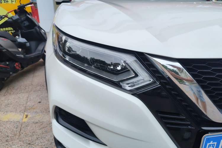 Used Nissan Qashqai 2019 2.0L CVT Luxury Edition Right Front Headlight