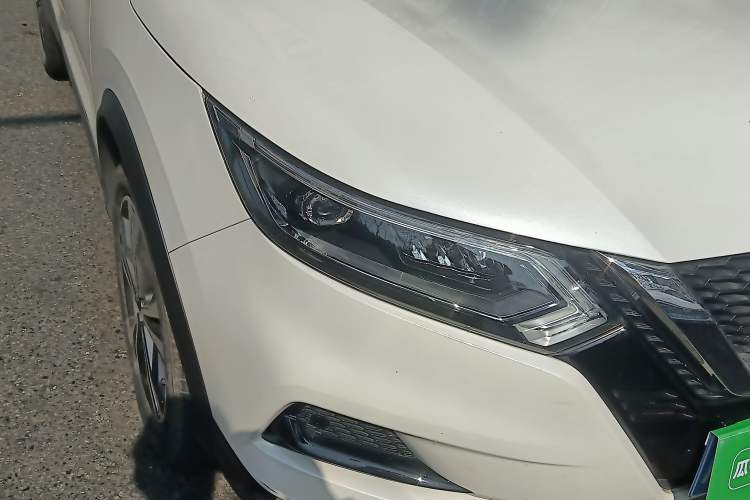 Used Nissan Qashqai 2019 2.0L CVT Luxury Edition Right Front Headlight