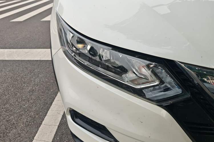Used Nissan Qashqai 2019 2.0L CVT Smart Enjoyment Version Right Front Headlight