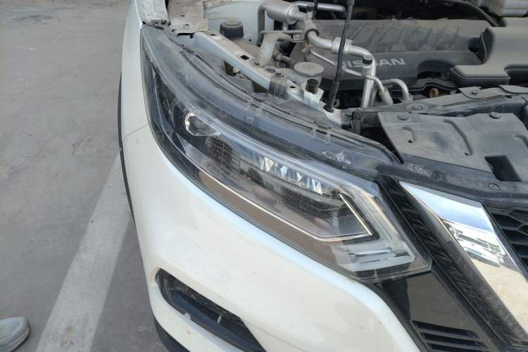 Used Nissan Qashqai 2019 2.0L CVT Luxury Edition Right Front Headlight