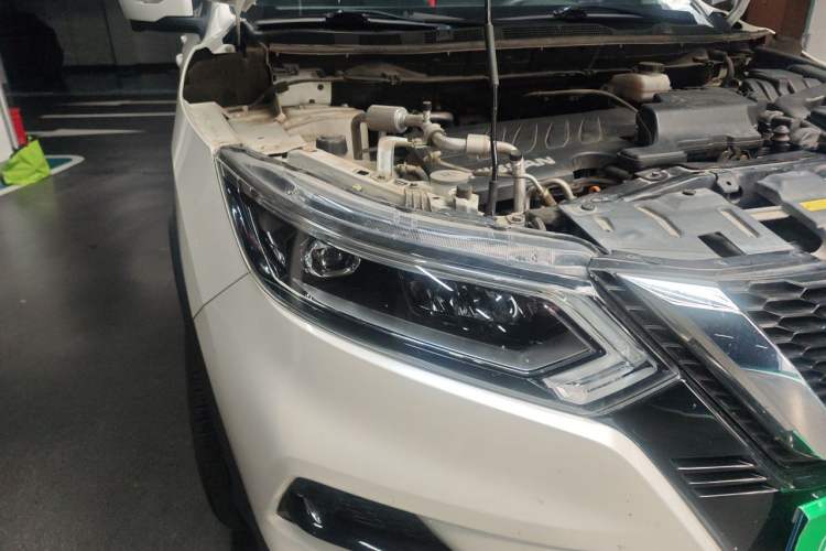 Used Nissan Qashqai 2019 2.0L CVT Luxury Edition Right Front Headlight