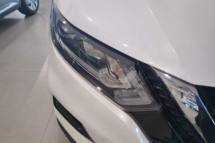 Used Nissan Qashqai 2019 2.0L CVT Smart Enjoyment Version Right Front Headlight