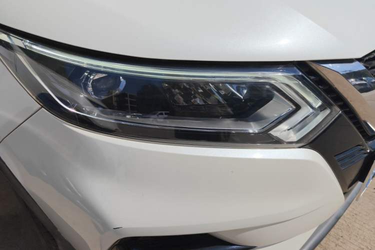 Used Nissan Qashqai 2019 2.0L CVT Luxury Edition Right Front Headlight