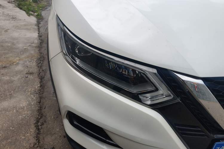 Used Nissan Qashqai 2019 2.0L CVT Luxury Edition Right Front Headlight