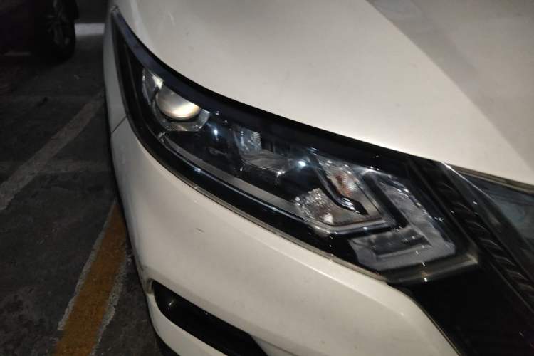 Used Nissan Qashqai 2019 2.0L CVT Smart Enjoyment Version Right Front Headlight