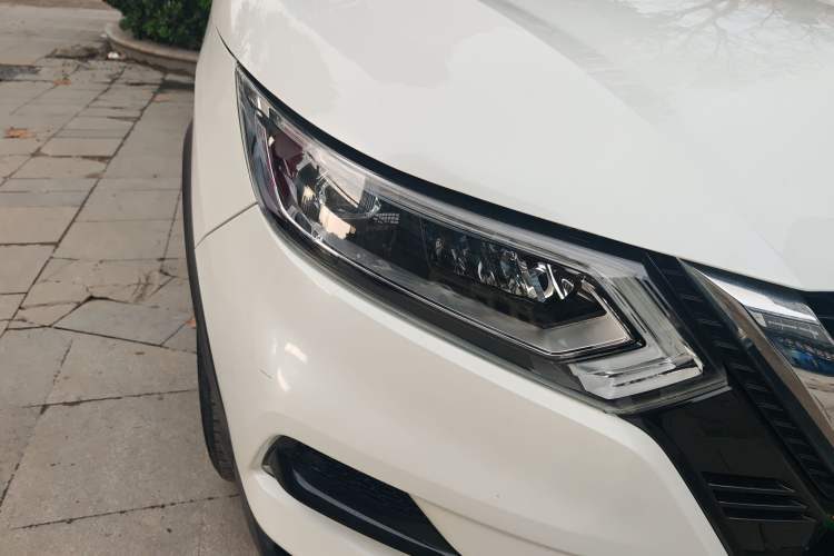 Used Nissan Qashqai 2019 2.0L CVT Luxury Edition Right Front Headlight
