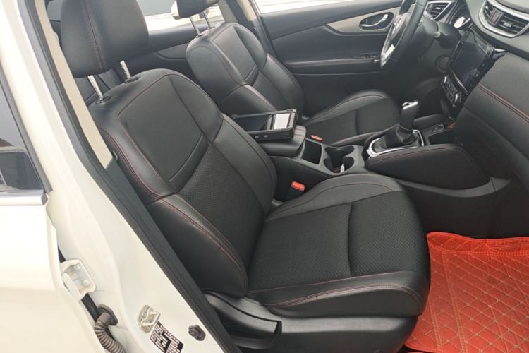Used Nissan Qashqai 2019 2.0L CVT Luxury Edition Right Front Seat