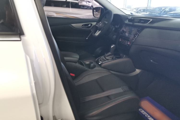 Used Nissan Qashqai 2019 2.0L CVT Luxury Edition Right Front Seat