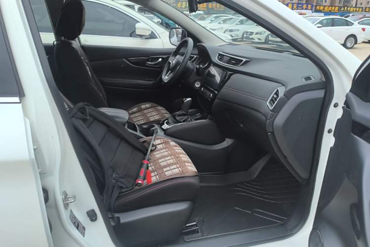 Used Nissan Qashqai 2019 2.0L CVT Smart Enjoyment Version Right Front Seat