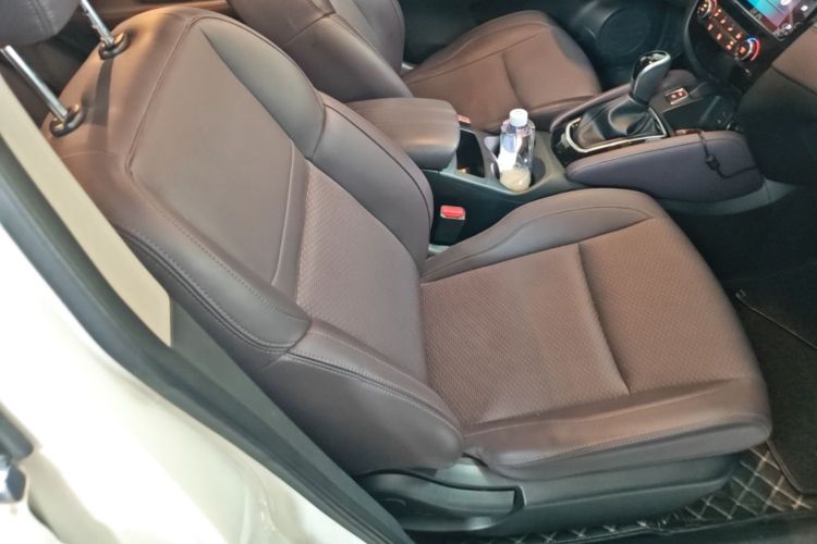 Used Nissan Qashqai 2019 2.0L CVT Luxury Edition Right Front Seat