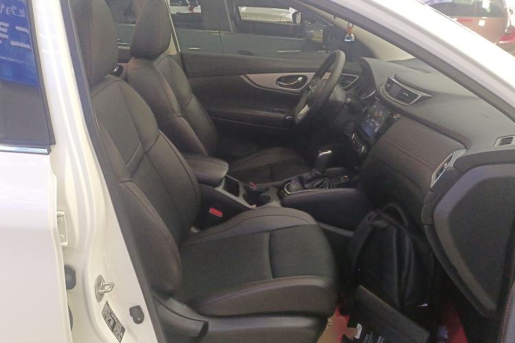 Used Nissan Qashqai 2019 2.0L CVT Luxury Edition Right Front Seat