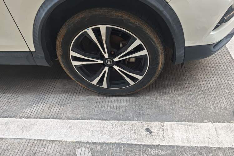 Used Nissan Qashqai 2019 2.0L CVT Luxury Edition Right Front Wheel Hub