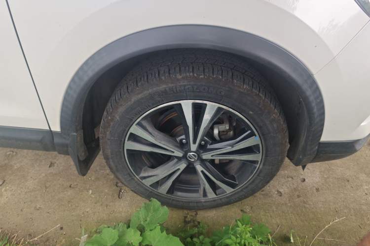 Used Nissan Qashqai 2019 2.0L CVT Luxury Edition Right Front Wheel Hub