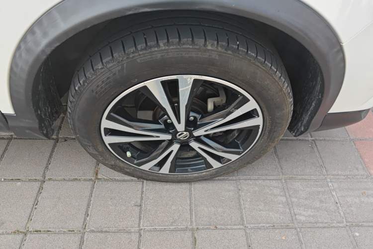 Used Nissan Qashqai 2019 2.0L CVT Luxury Edition Right Front Wheel Hub