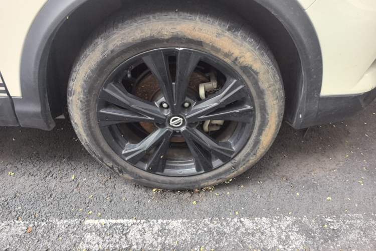 Used Nissan Qashqai 2019 2.0L CVT Luxury Edition Right Front Wheel Hub