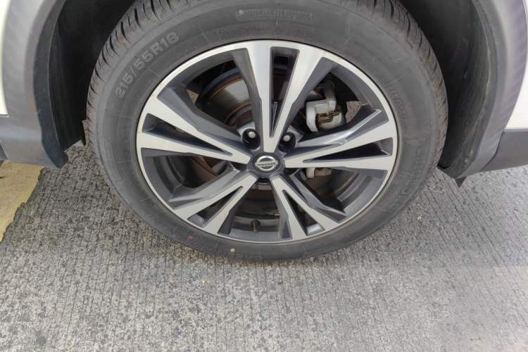 Used Nissan Qashqai 2019 2.0L CVT Luxury Edition Right Front Wheel Hub