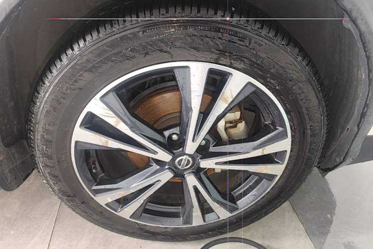 Used Nissan Qashqai 2019 2.0L CVT Luxury Edition Right Front Wheel Hub