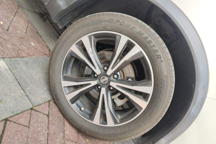 Used Nissan Qashqai 2019 2.0L CVT Luxury Edition Right Front Wheel Hub