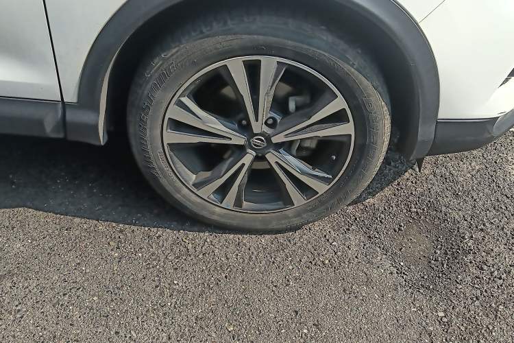 Used Nissan Qashqai 2019 2.0L CVT Luxury Edition Right Front Wheel Hub